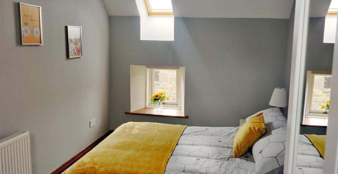 The Granary At Tinto Retreats, Biggar Is A Gorgeous 3 Bedroom Stone Cottage Wiston  外观 照片